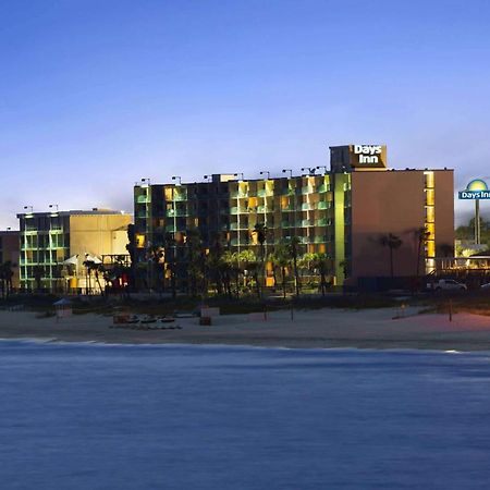 Days Inn By Wyndham Panama City Beach/Ocean Front Экстерьер фото