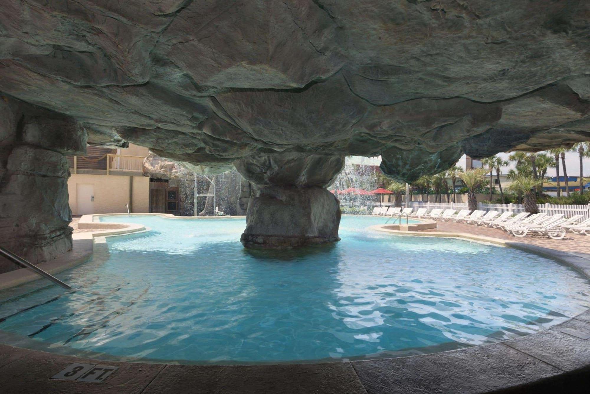 Days Inn By Wyndham Panama City Beach/Ocean Front Экстерьер фото