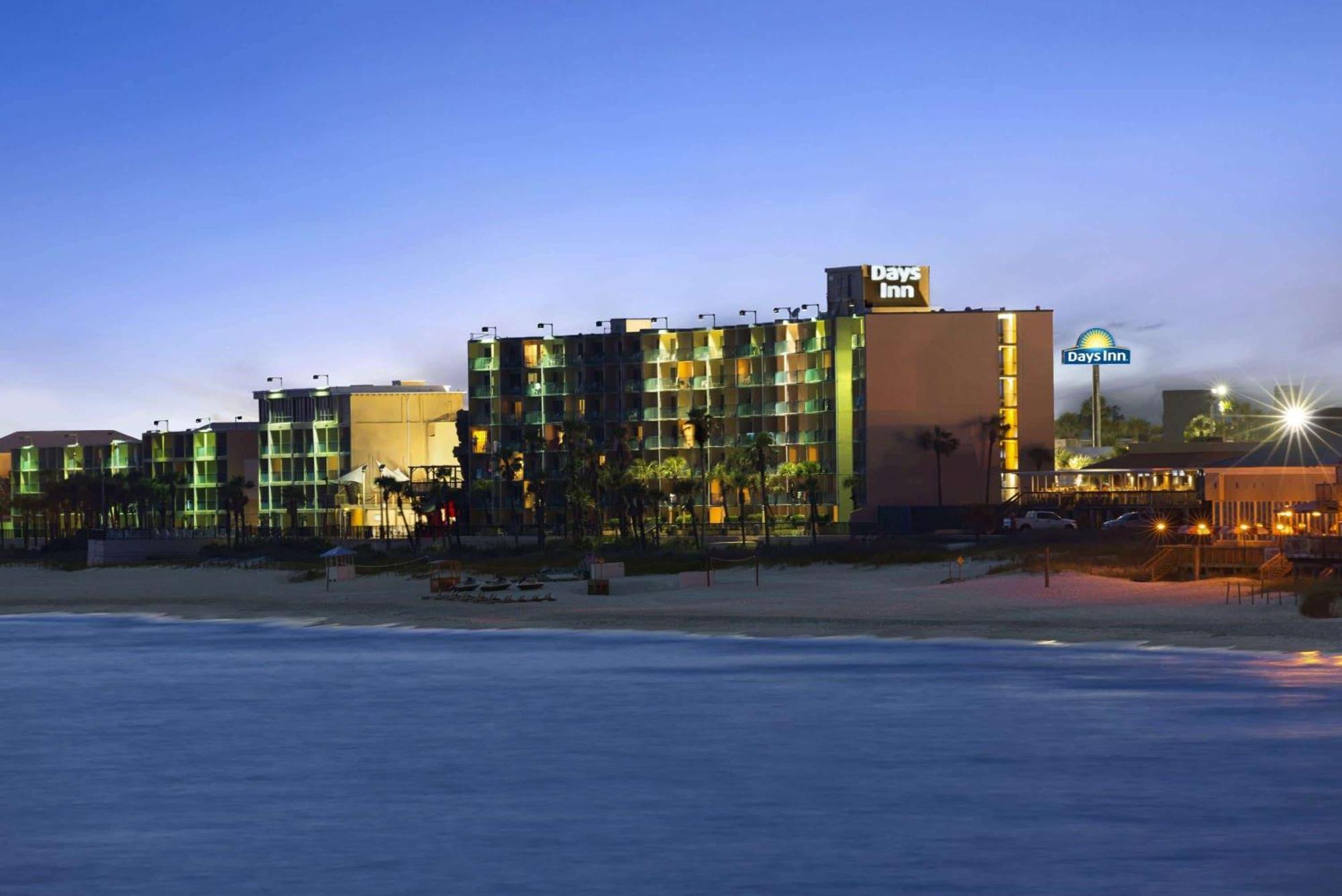 Days Inn By Wyndham Panama City Beach/Ocean Front Экстерьер фото