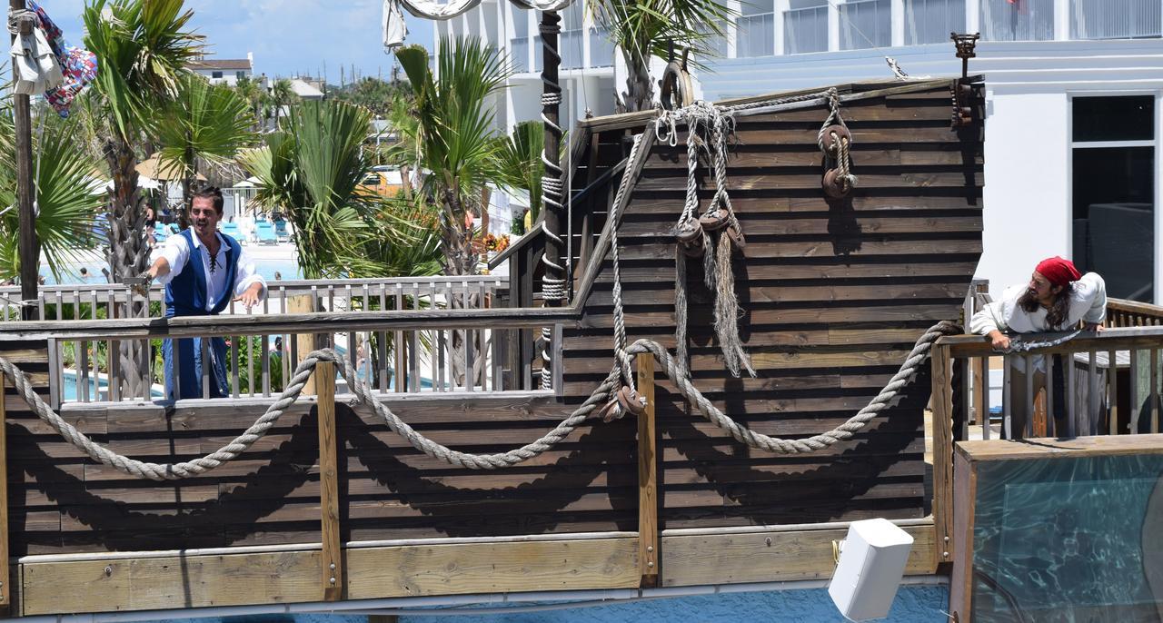 Days Inn By Wyndham Panama City Beach/Ocean Front Экстерьер фото