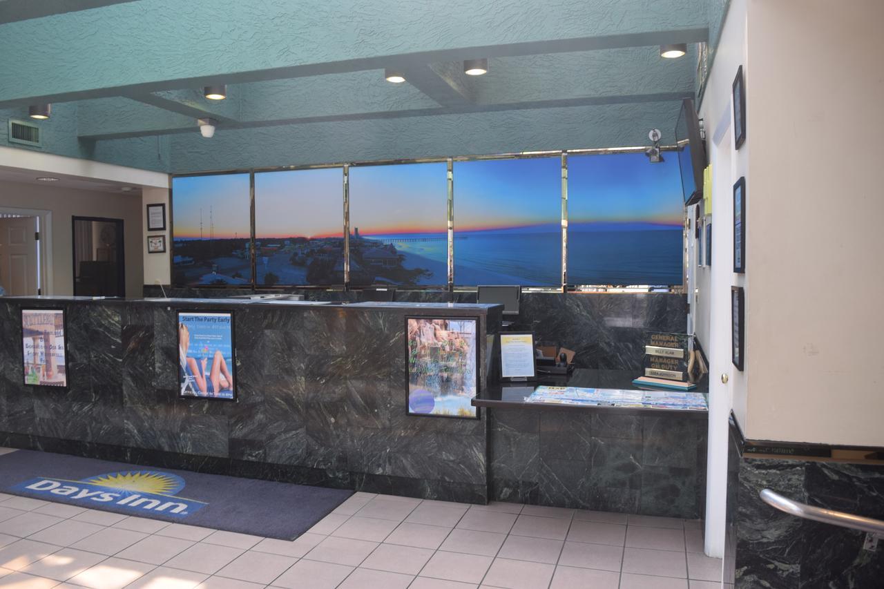 Days Inn By Wyndham Panama City Beach/Ocean Front Экстерьер фото